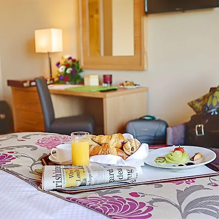 The At Dromoland Hotel 3*