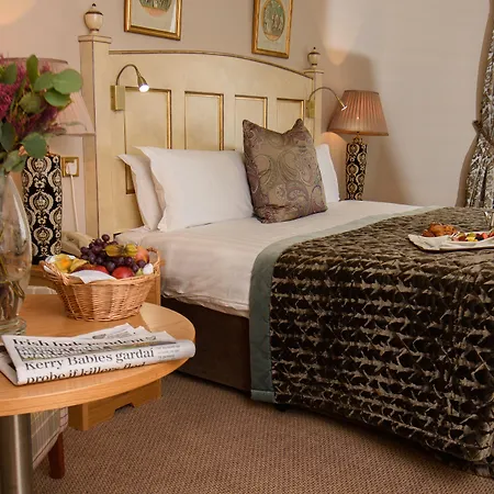 The At Dromoland Hotell